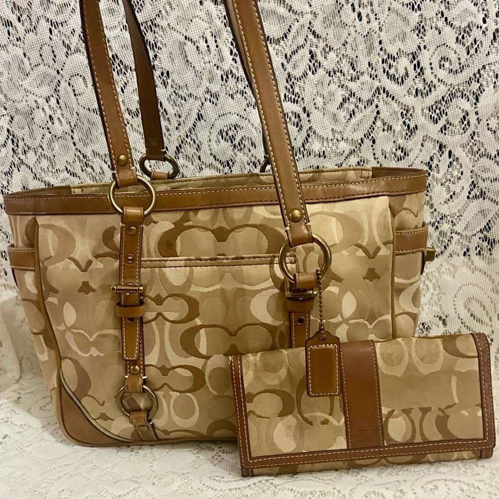 Coach -13308 Brown-Tan Signature Tote with Matching Wallet (2008)